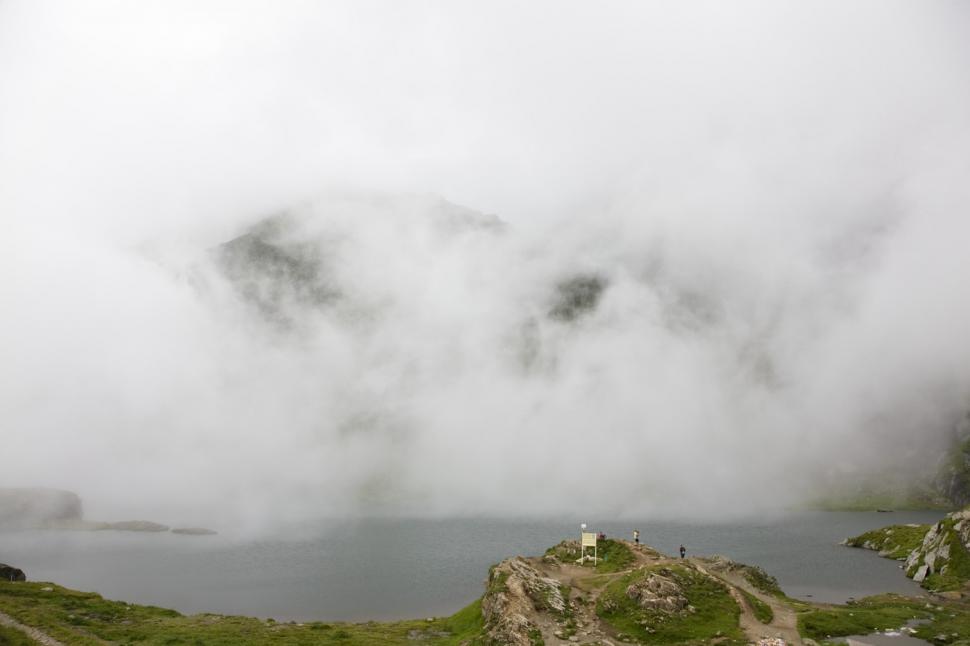 Munte inconjurat de nori la Balea Lac