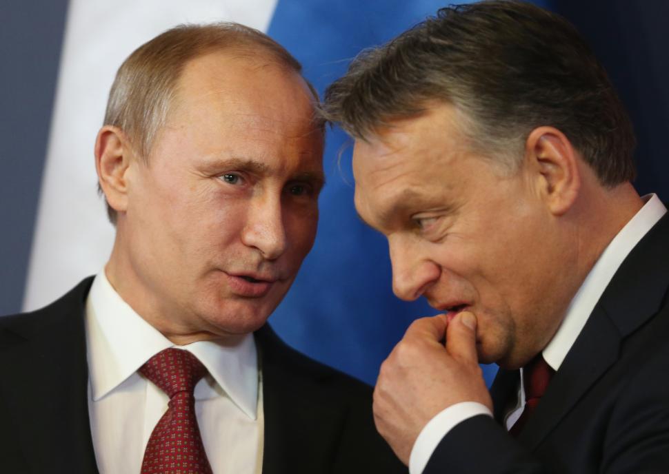 Putin ii sopteste lui Orban care se freaca la gura