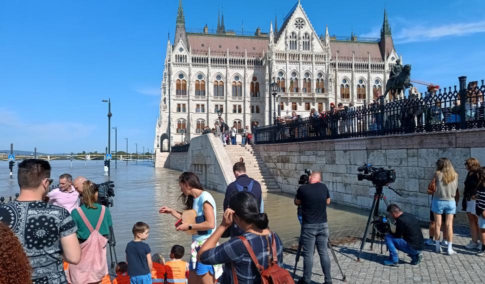 inundatii in budapesta