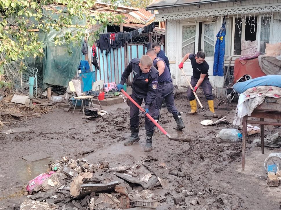 inundatii pompieri