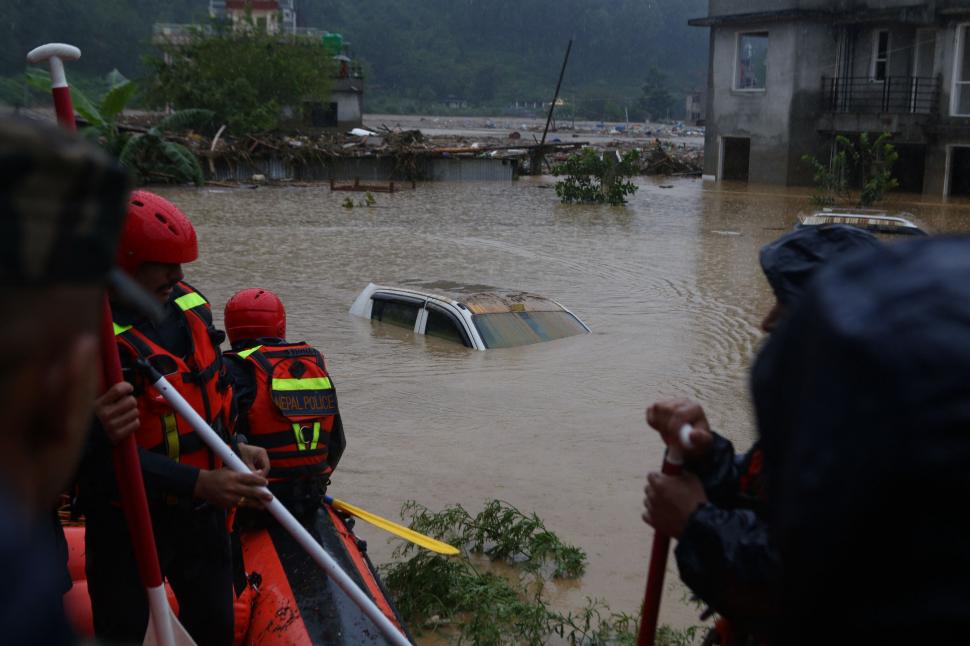 inundatii in nepal