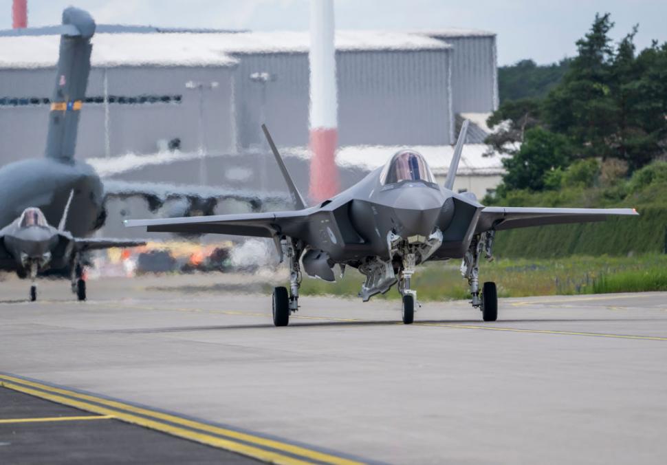 Avioane de lupta F- 35