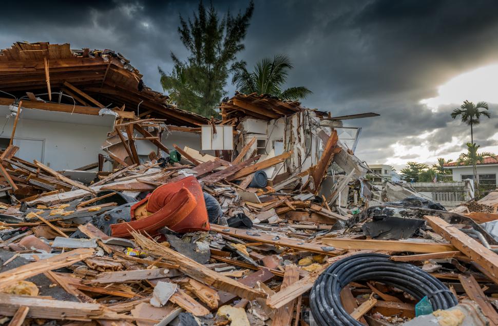 casa distrusa de tornada