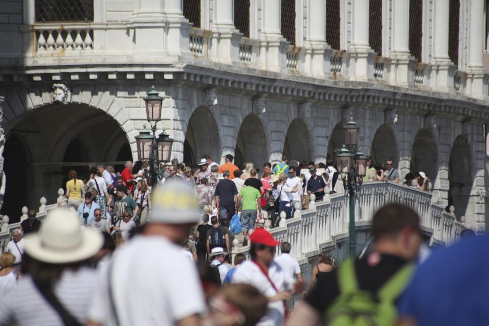 O multime de turisti la Venetia