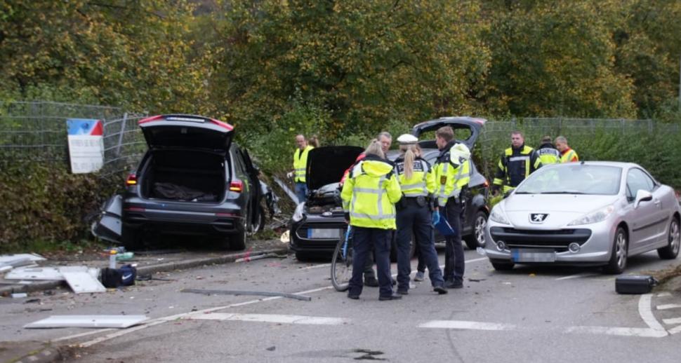 locul unui accident auto si politisti, in germania