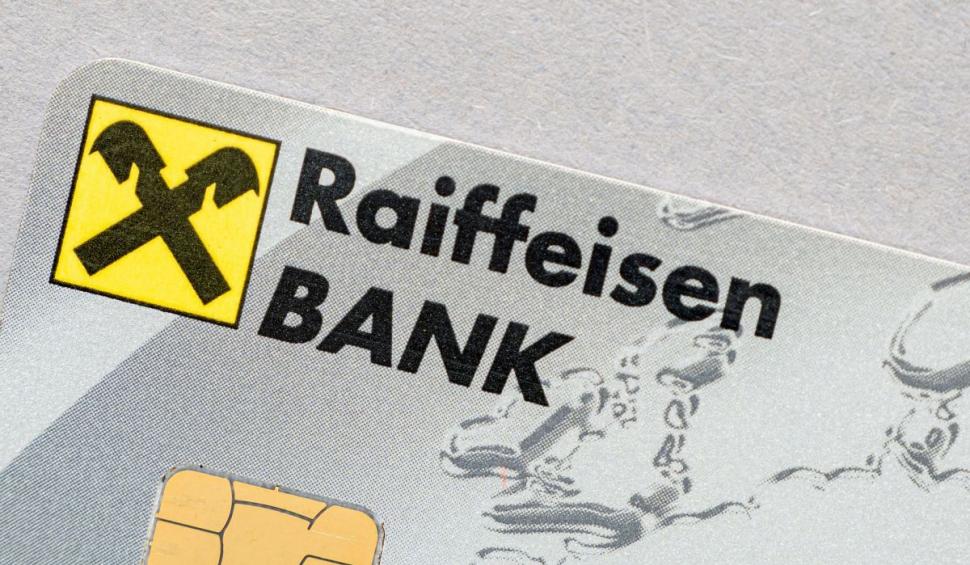 card Raiffeisen Bank profimedia images