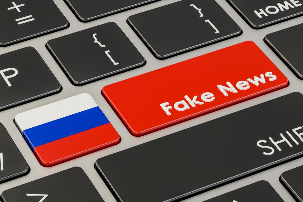 tastatura fake news rusia