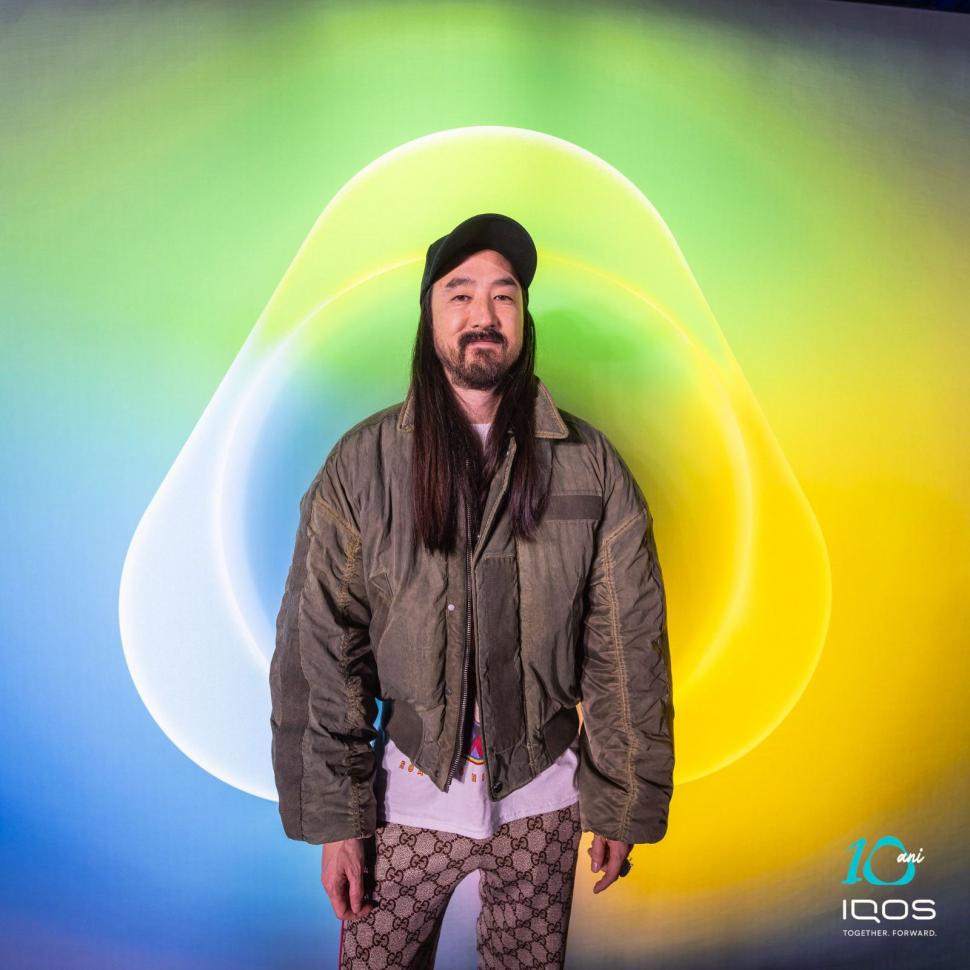 IQOS a celebrat un deceniu de inovație cu un spectacol exploziv alături de Steve Aoki 939224