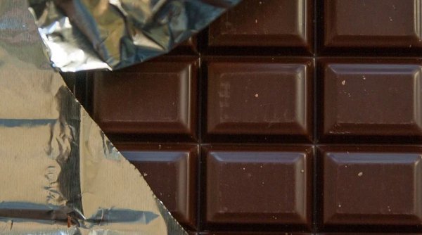 Adevărul despre ciocolata neagră. Ce se întâmplă, de fapt, în corpul tău imediat după ce o mănânci