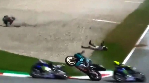 Valentino Rossi a trecut milimetric pe lângă moarte. Accident îngrozitor în MotoGP, la Marele Premiu al Austriei