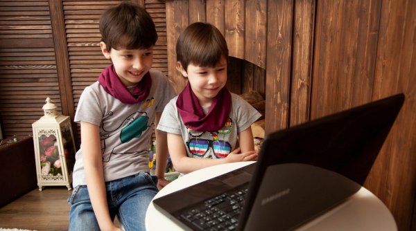 Navigarea pe internet poate fi extrem de periculoasă! Peste 2500 de copii din România au căzut pradă pedofililor din mediul online