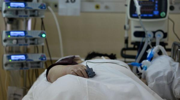 La spitalul ”Nasta”, din 44 de pacienți COVID intubați au supraviețuit 2! Și în celelalte spitale din țară situația este critică