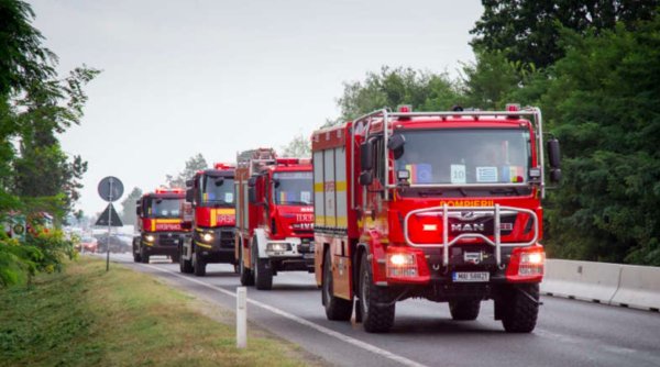Pompierii români care vor ajuta la stingerea incendiilor din Grecia au ajuns în Atena