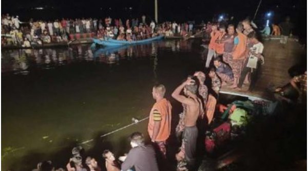21 de morți, printre care femei și copii, și zeci de dispăruți, după ce o barcă s-a scufundat în Bangladesh