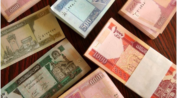 Sub regimul taliban, sistemul bancar din Afganistan face implozie: ”Nimeni nu are bani”