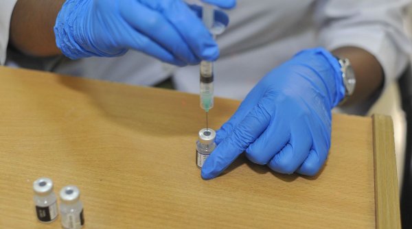 România cere sprijin Comisiei Europene pentru suspendarea contractelor de achiziție a milioane de vaccinuri anti-COVID