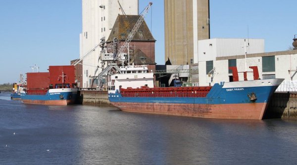 Peste 130 de nave cu cereale blocate în Marea Neagră