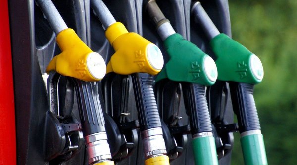 Cu cât au scăzut preţurile carburanţilor în România