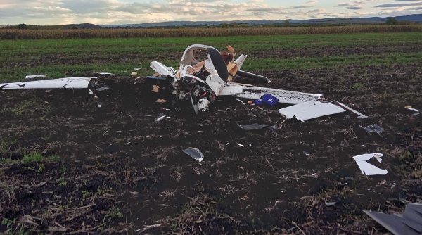 Avion de mici dimensiuni, prăbușit în Gălănești, Suceava! Două persoane au murit