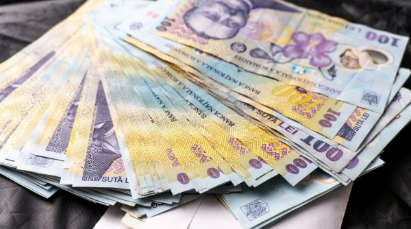 Peste 170.000 de angajaţi din România au primit bani mai mulţi la salariu