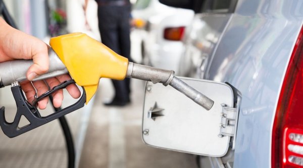 Prețul benzinei și al motorinei în România, astăzi, 1 noiembrie 2022. Diferențe mari între carburanți
