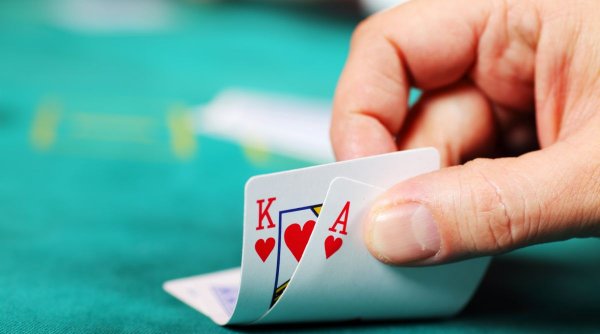 Dependenţii de păcănele ar putea fi interziși în cazinouri