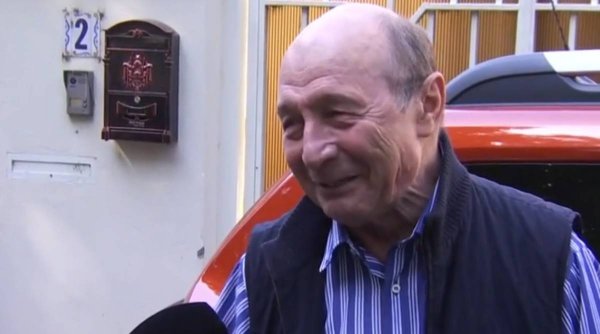 Traian Băsescu rămâne 