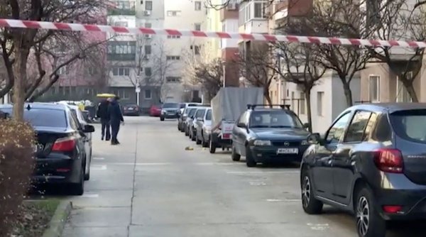 Doi tineri au fost înjunghiați, în prima zi a anului, într-o parcare din Drobeta Turnu Severin