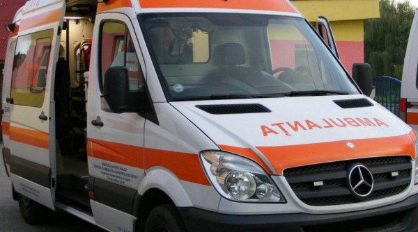 Ambulanţă atacată cu pietre într-o intersecţie din Nuşfalău | Şoferul a cerut ajutor la 112