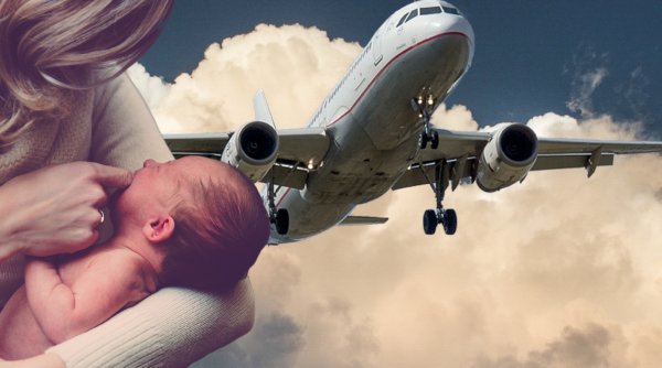 Clipe emoţionante la bordul unui avion. O pasageră a născut în timpul zborului de la Tokyo la Dubai, asistată de echipajul de cabină