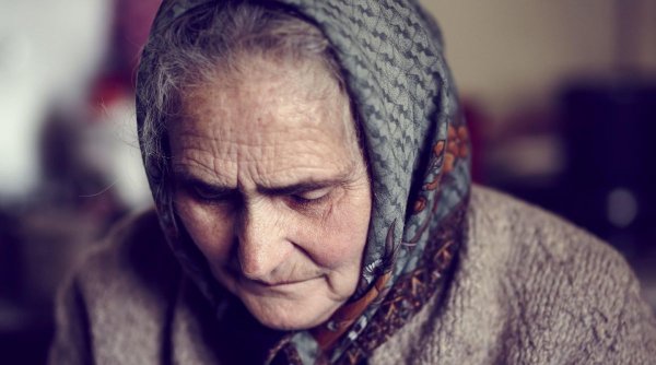 Românii, încurajați să lucreze până la 70 de ani. Ce prevede noua lege a pensiilor impusă de Bruxelles