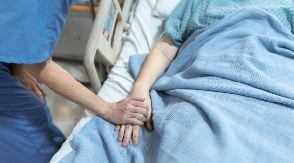O pacientă acuză o clinică privată din Craiova că a suferit arsuri grave în timpul unui RMN. Femeia a fost operată de urgență 