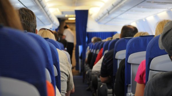 Ghid pentru alegerea celor mai bune locuri în avion | Recomandările unei însoţitoare de bord