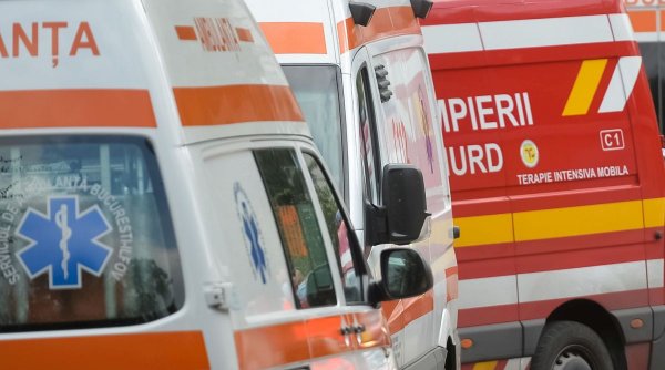 Un șofer de 84 de ani a provocat haos în trafic: a lovit o mașină și o motocicletă și a băgat în spital un tânăr de 16 ani, la Sibiu