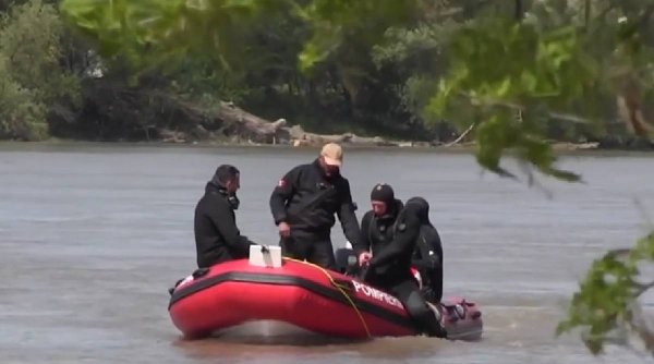 Al doilea bărbat dispărut în râul Mureş, după tragedia de la Periam Port, a fost găsit mort | Doi copii sunt în continuare dispăruţi