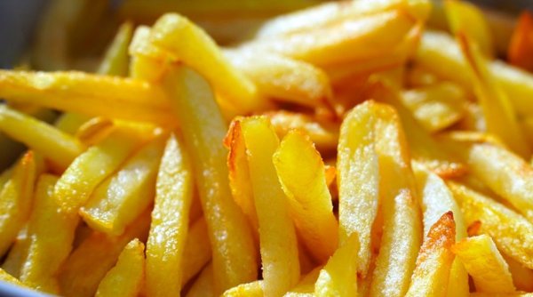 Românii au mâncat, anul trecut, cartofii congelați din 2.000 de camioane