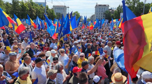 Zeci de mii de oameni la mitingul pro-european din Chișinău. Președintele PE, Roberta Metsola, a scandat cu mulțimea: Solidaritate!