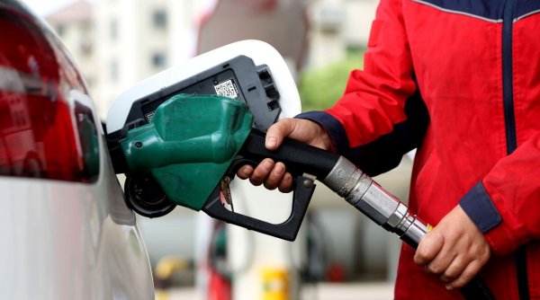 Prețul carburanților în România, astăzi, 12 iunie 2023. Prețul motorinei standard, sub cel al benzinei