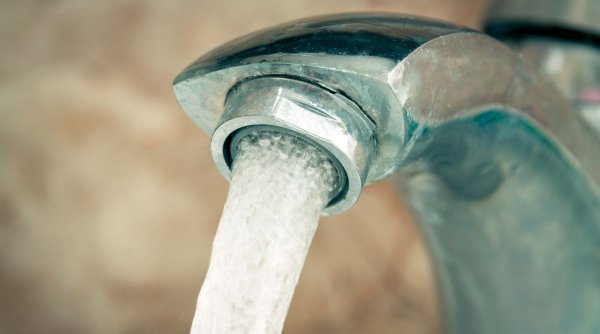 FACIAS aduce în fața justiției neglijența statului român în asigurarea calității apei de consum
