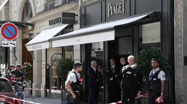 Jaf de 15 milioane de euro, la Ritz, în Paris. Trei persoane au furat bijuterii dintr-un magazin aflat în hotelul parizian