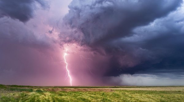 Avertizare meteo ANM de vreme severă imediată. Ploi de până la 40 de l/mp | Lista localităţilor afectate