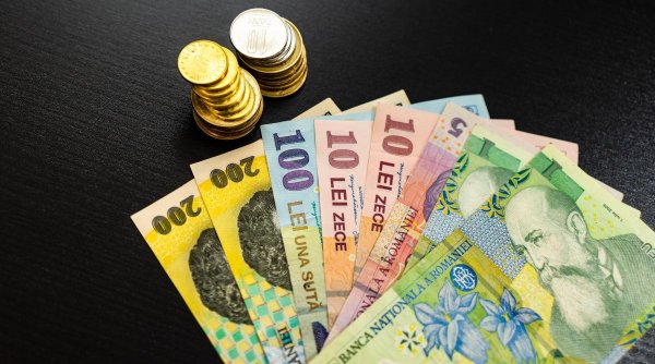 Banii pe care îi câştigă un român care pune 10.000 de lei la bancă timp de un an