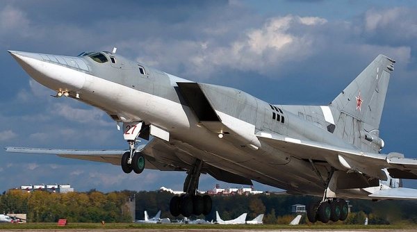 Cum a reușit Ucraina să pulverizeze bombardierul supersonic rusesc Tu-22M. Imagini cu aparatul în flăcări au apărut pe rețelele sociale