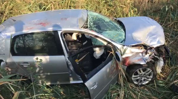 Un şofer beat a intrat cu maşina într-un grup de tineri la Sântimbru, în Alba | Trei au murit pe loc, alţi trei au ajuns la spital