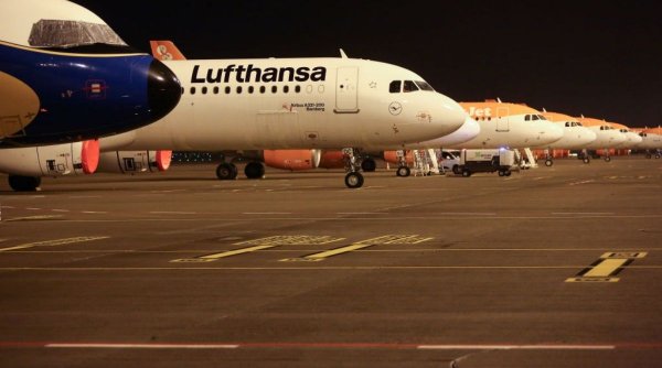 Un avion nu a putut decola din România pentru că pasagerii erau prea grei. 15 oameni au fost dați jos