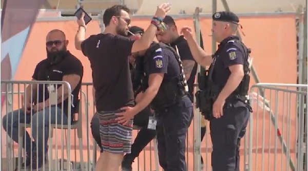 Primul festival de muzică de la mare unde s-a interzis accesul minorilor | Jandarmii vânează dealerii de droguri