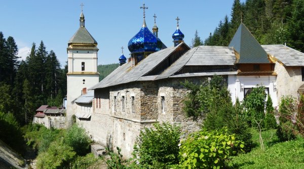 Scandal pe Muntele Athos. Un călugăr român este acuzat că a bătut un călugăr din Belarus