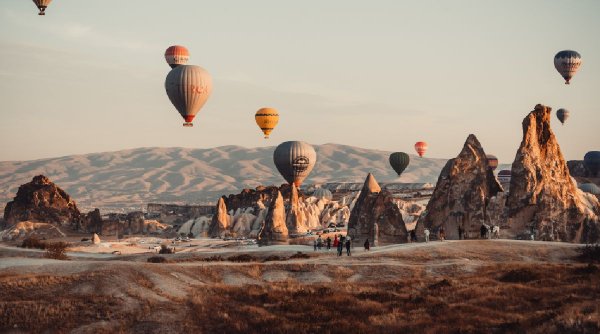 Orașele subterane și mănăstirile săpate în piatră din Cappadocia