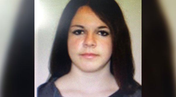 Alertă în Arad! Cristina are 14 ani şi a dispărut din comuna Șofronea | Dacă o vedeţi, sunaţi la 112!