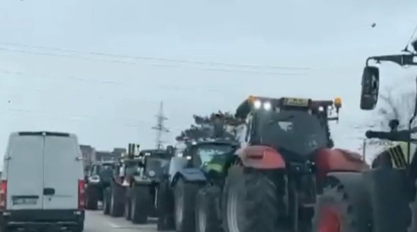 Revolta fermierilor şi transportatorilor se extinde în toată ţara. Protestatarii au blocat mai multe vămi